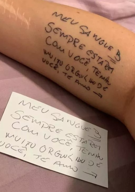 Se tatuó la nota que le dejó su padre antes de morir de COVID 4 Se tatuó la nota que le dejó su padre antes de morir de COVID Desde que empezó la pandemia se han conocido diferentes historias conmovedoras en todo el mundo, lo que ha generado que algunas de ellas se viralicen y creen consciencia sobre los cuidados para prevenir los contagios.
