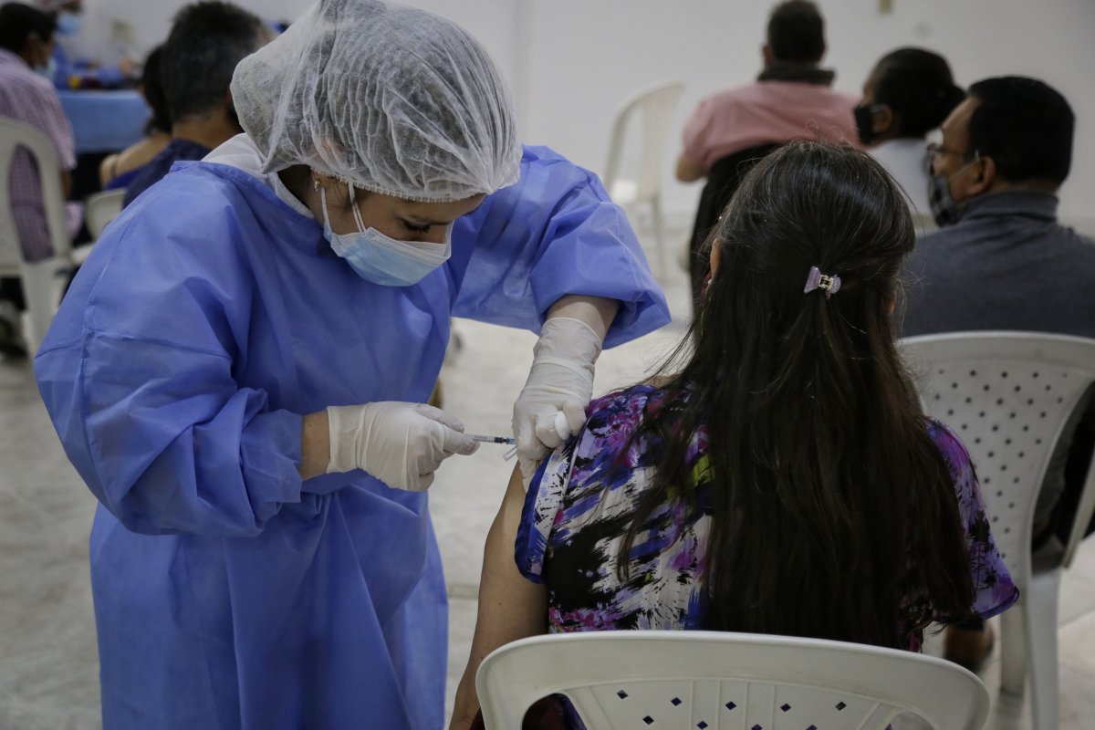 MinSalud pidió hacer un último esfuerzo para avanzar en la vacunación El Ministro de Salud, Fernando Ruiz, sostuvo que Colombia es ejemplo en los programas de vacunación regular y covid-19, pero pidió “hacer este último esfuerzo” para cerrar las brechas que aún quedan en el país.