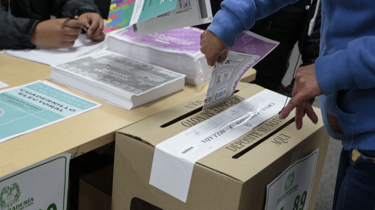Estos son los beneficios que obtendría si vota en las elecciones presidenciales Hoy domingo 29 de mayo se llevarán a cabo las elecciones presidenciales en Colombia en las cuales se les otorgarán algunos beneficios a los colombianos por ejercer su derecho al voto y así incentivar la masiva votación.