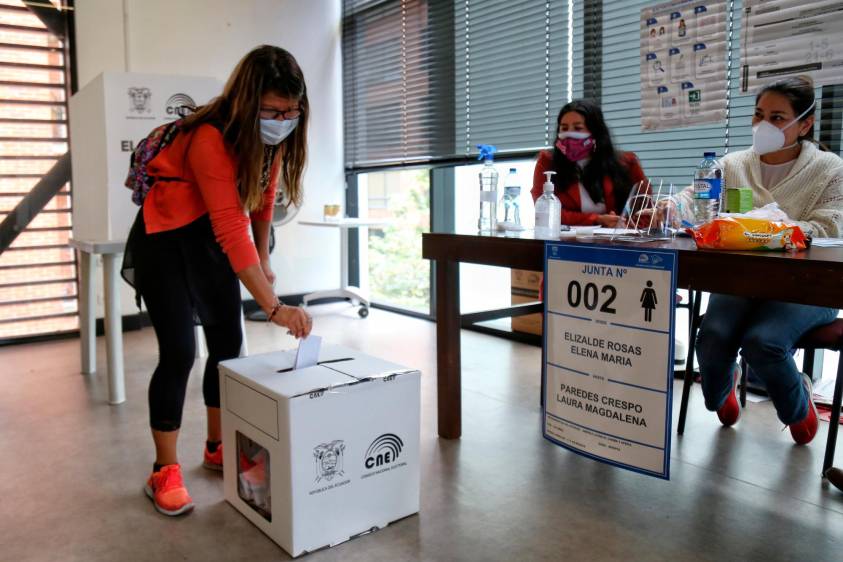 ¡Pilas! Aprenda a solicitar el medio día de descanso por votar en las elecciones 1 ¡Pilas! Aprenda a solicitar el medio día de descanso por votar en las elecciones Si usted fue uno de los ciudadanos que votó en las elecciones del pasado 13 de marzo, por ley tiene derecho a medio día de descanso compensatorio remunerado, el cual puede hacerse efectivo hasta el próximo 13 de abril.