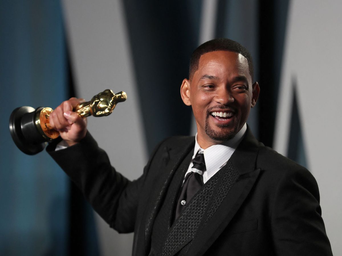 Las consecuencias que tendrá Will Smith por su renuncia a la Academia Tras la renuncia de Will Smith a la Academia de Artes y Ciencias Cinematográficas, por agredir en plena celebración de los premios Óscar al comediante Chris Rock el pasado domingo, Will prefirió extender una amena disculpa por los hechos y negarse ante los beneficios que esta corporación de cine ofrece a sus actores.