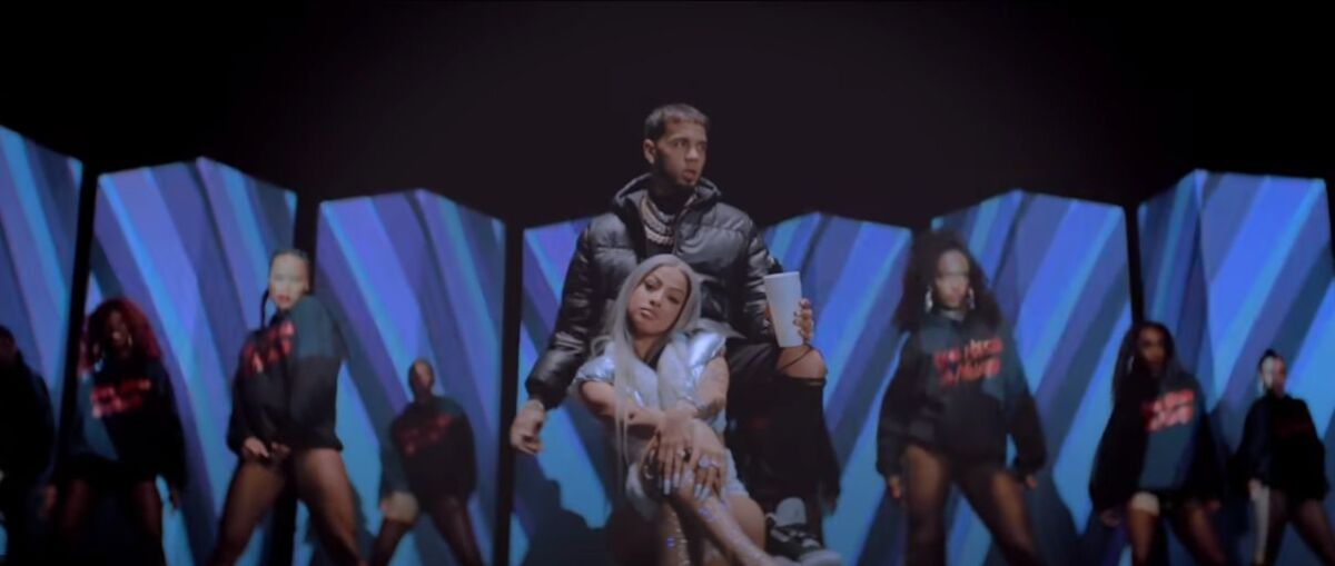 Anuel le tiró una indirecta a Karol G en la nueva canción de Yailin Anuel habría aprovechado el lanzamiento de su nueva canción junto a su pareja, Yailin, para tirarle una indirecta a su ex, Karol G.
