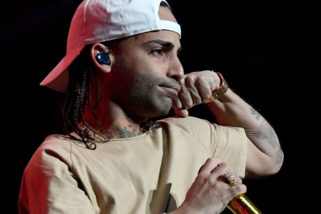 Arcángel se negó a dar concierto en Venezuela 1 Arcángel se negó a dar concierto en Venezuela El famoso cantante de reguetón Austin Agustín Santos más conocido en la industria musical como Arcángel recientemente fue aplaudido por sus fans luego de negarse rotundamente a realizar espectáculos en el vecino país, debido a el presidente actual Nicolás Maduro.