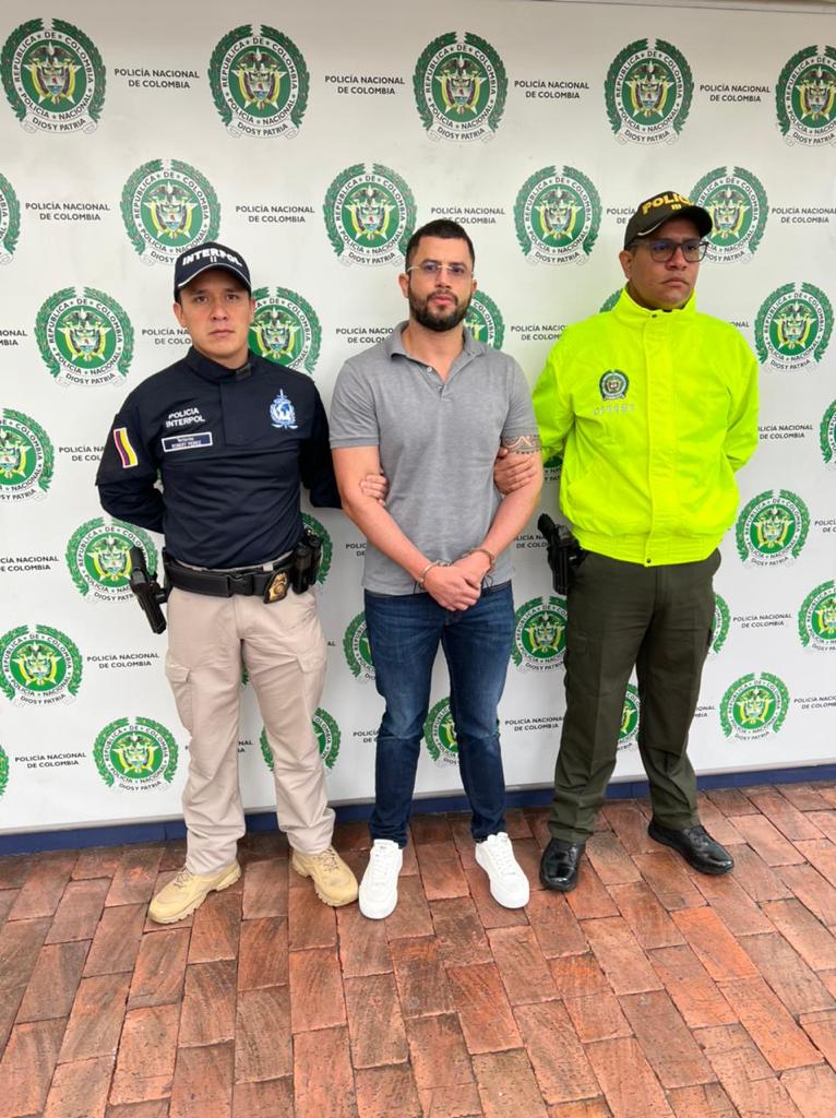 El temido 'Boliqueso' cayó en tierras mexicanas La Policía Nacional confirmó la captura en Ciudad de México de Eduard Fernando Giraldo, alias ‘Boliqueso’, un capo dedicado al tráfico de cocaína hacia Centroamérica, Europa, Estados Unidos y Emiratos Árabes.