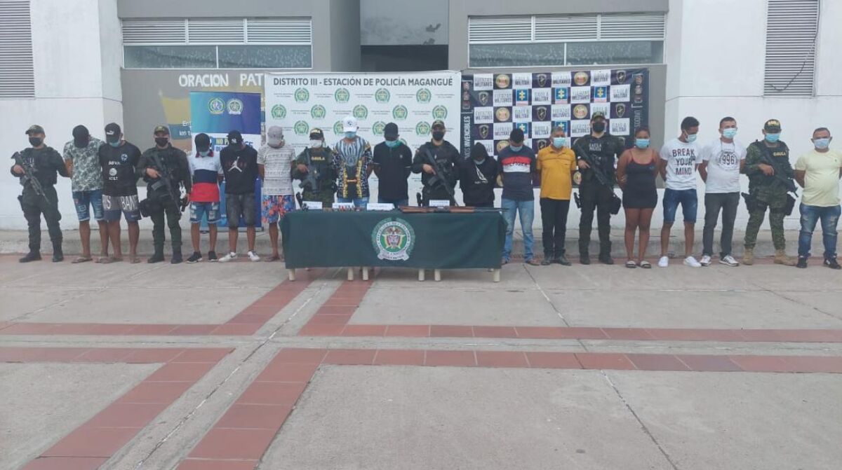 Capturan a 15 presuntos integrantes del ELN Una acción conjunta entre la Armada Nacional, a través del Gaula Militar Bolívar en coordinación con el Gaula de la Policía y la Fiscalía General, terminó con la captura de 15 personas, quienes pertenecerían al frente Luis José Solano Sepúlveda, del ELN.  