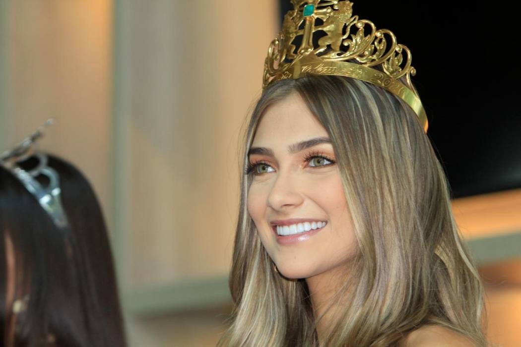 Colombia ya tiene representante para Miss Universo 2022 1 Colombia ya tiene representante para Miss Universo 2022 María Fernanda Aristizábal Urrea ganó el Concurso Nacional de Belleza en 2019 y le tocó uno de los reinados más atípicos como Señorita Colombia: no solo comenzó la pandemia mundial de la COVID-19, sino que el CNB perdió el derecho de enviar a su reina a Miss Universo por un cambio de franquiciantes. Parecía, en medio de la polémica, que Mafe jamás cumpliría su sueño de concursar en el certamen más importante del mundo, pero ¡sí lo logrará!