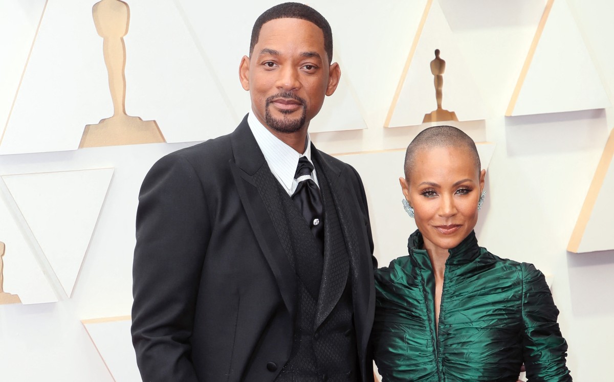 Jada dice que la forzaron a casarse con Will Smith Después de la polémica que se vivió a causa de la cachetada que le metió Will Smith a Chris Rock en los premios Óscar todo por defender a su esposa, salieron a la luz algunos escándalos del matrimonio entre el actor y Jada Pinkett.