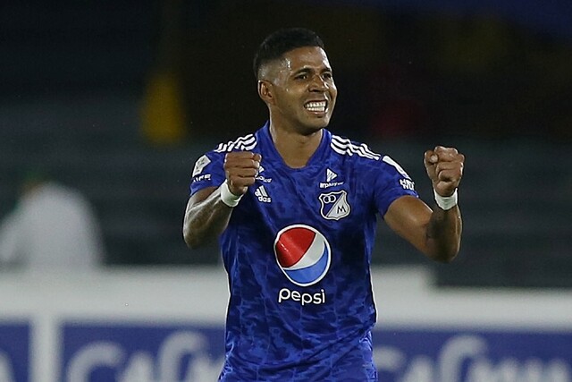 Esta es la nómina de Millonarios para enfrentar al América 9 Esta es la nómina de Millonarios para enfrentar al América Millonarios tendrá esta tarde (5:30 p.m.), en Liga, un duro partido como visitante frente a un dolido América de Cali, que llegará a este duelo sin técnico, pues Juan Carlos Osorio finalmente dio un paso al costado. Pompilio Páez dirigirá en su reemplazo.