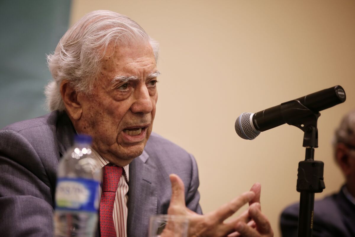El escritor Mario Vargas Llosa superó el COVID 1 El escritor Mario Vargas Llosa superó el COVID El escritor Mario Vargas Llosa ha superado la enfermedad de coronavirus y ya se encuentra en su casa para "seguir con la recuperación", tras abandonar el hospital en el que fue ingresado el pasado viernes 22 de abril.