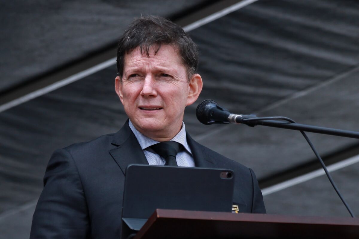 MinJusticia presenta nuevas estrategias para enfrentar el crimen organizado 6 MinJusticia presenta nuevas estrategias para enfrentar el crimen organizado 11 lineamientos estratégicos para combatir el crimen organizado, definió el Ministerio de Justicia junto con la Oficina de las Naciones Unidas contra la Droga y el Delito.
