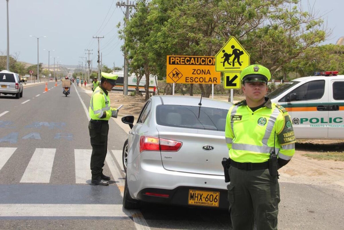 Así funcionará el pico y placa para este miércoles 1 Así funcionará el pico y placa para este miércoles Tras el cambio en el pico y placa, los horarios y restricciones para todos los automóviles particulares de Bogotá, Q’HUBO le cuenta cuándo puede sacar su vehículo y a qué hora hacerlo.