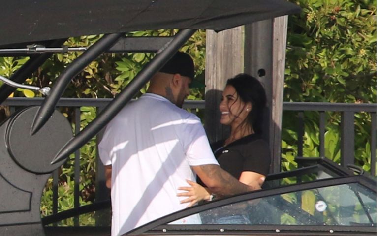 Otro amor fallido para Nicky Jam, otra vez está soltero 3 Otro amor fallido para Nicky Jam, otra vez está soltero El reguetonero Nicky Jam definitivamente no tiene lío en mostrar sus relaciones, así lleven poco tiempo, ni mucho menos en acabarlas de la noche a la mañana.
