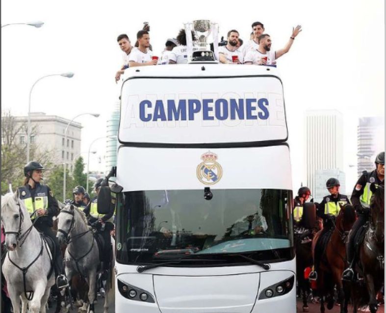 Real Madrid se coronó campeón de la Liga de España 3 Real Madrid se coronó campeón de la Liga de España Este sábado, Real Madrid consiguió su título número 35 en la Liga de España. Con doblete de Rodrygo y anotaciones de Marco Asensio y Karim Benzema, Real Madrid superó 4-0 al Espanyol este sábado y celebró de manera anticipada un nuevo campeonato en la Liga de España.