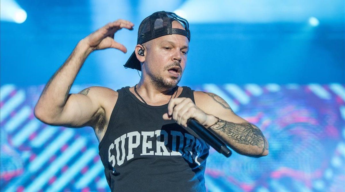 Las polémicas exigencias de Residente para dar un concierto El compositor y cantante puertorriqueño René Pérez, más conocido como 'Residente', volvió a ser tendencia en redes sociales, tras conocerse la versión del dueño de una productora, quien expuso su experiencia con el exintegrante de Calle 13, en un evento que organizó en Perú.