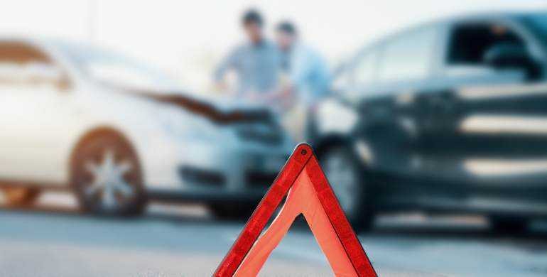 ASÍ FUNCIONAN LOS SEGUROS TODO RIESGO Comprar el seguro obligatorio de accidentes de tránsito (Soat) es un requisito (como su nombre bien lo dice), obligatorio, para todos los dueños de vehículos en el país. Gracias a este requisito, podemos cubrir los daños colaterales básicos que ocurren luego de un accidente de tránsito, del cual ninguno de nosotros estamos exentos.