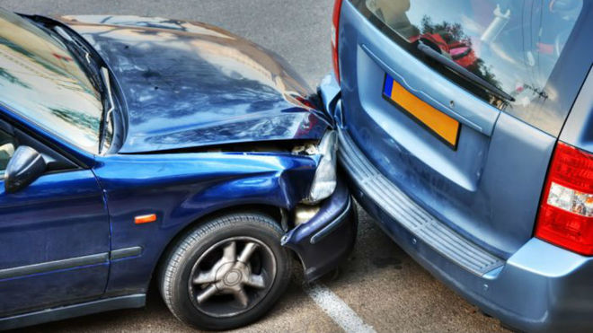 ASÍ FUNCIONAN LOS SEGUROS TODO RIESGO Comprar el seguro obligatorio de accidentes de tránsito (Soat) es un requisito (como su nombre bien lo dice), obligatorio, para todos los dueños de vehículos en el país. Gracias a este requisito, podemos cubrir los daños colaterales básicos que ocurren luego de un accidente de tránsito, del cual ninguno de nosotros estamos exentos.