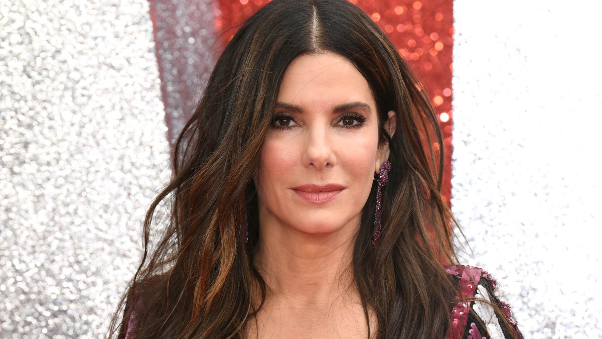 ¡Confirmado! Sandra Bullock se retira de la actuación La actriz, directora y productora Sandra Bullock sorprendió a todos cuando anunció que se retira temporalmente de las pantallas grandes para dedicar más tiempo a su familia.