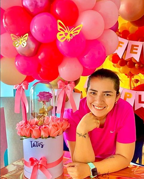 Por lo alto celebraron el cumpleaños de la hermana de Jessi Uribe 1 Por lo alto celebraron el cumpleaños de la hermana de Jessi Uribe Por todo lo alto fue la celebración de la hermana de Jessi Uribe, quien estuvo acompañada de familiares y amigos cercanos.
