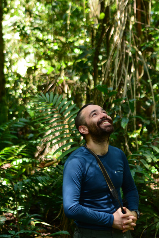Elefante mató a un investigador colombiano en Uganda 1 Elefante mató a un investigador colombiano en Uganda El colombiano Sebastián Ramírez Amaya, quien se dedicaba a investigar la evolución de los sistemas sociales y de apareamiento de los primates en diversas partes del mundo, murió aplastado por un elefante en el Parque Nacional de Kibale, en el oeste de Uganda, anunció la autoridad al cargo de estos parques.