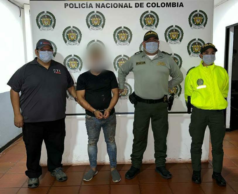 A la cárcel presunto autor de feminicidio en Cundinamarca 5 A la cárcel presunto autor de feminicidio en Cundinamarca Un juez de garantías ordenó enviar a la cárcel a un hombre sindicado de ser el asesinato de la joven Jenny Tovar, en el municipio de El Colegio, Cundinamarca. Se trata de un hombre de 41 años; mientras que la víctima era la excompañera sentimental.