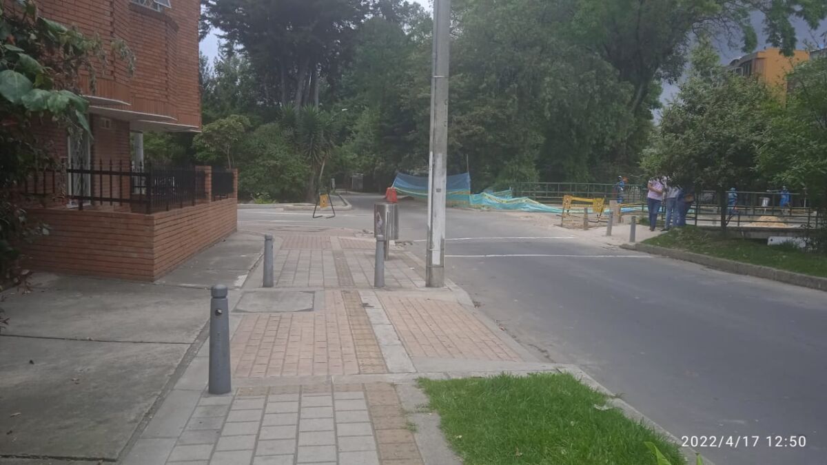 Por una cicla le arrebatan la vida a Cristian 2 Por una cicla le arrebatan la vida a Cristian Cada vez que se piensa que Bogotá no podía estar más insegura, el rostro de la delincuencia siempre nos recuerda lo implacable que es el delito en la capital. La noche de este sábado Cristian Camilo Sedano Chaparro se convirtió en la nueva víctima de la despiadada delincuencia, que ya ha cobrado la vida de muchos jóvenes llenos de sueños. El joven, de aproximadamente 26 años, resultó apuñalado en medio de un brutal atraco.
