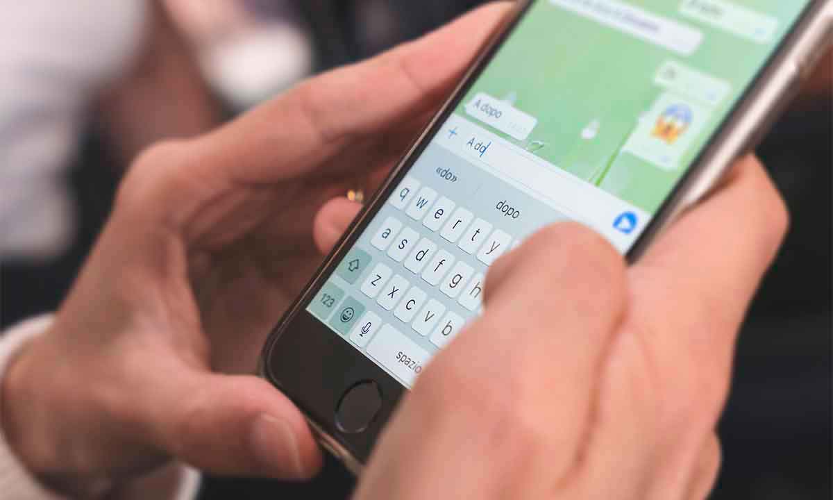 Las novedades que llegan a WhatsApp 1 Las novedades que llegan a WhatsApp Mark Zuckerberg, CEO de la compañía Meta (antes Facebook y propietaria de WhatsApp), anunció este jueves la llegada de una nueva funcionalidad a la aplicación de mensajería instantánea que usan 2.000 millones de usuarios en más de 180 países.