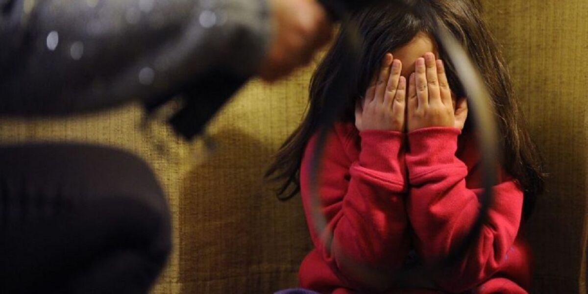 Los delitos sexuales contra menores han aumentado en el país 1.178 poderes en procesos donde los menores de edad habrían sido víctimas de abuso sexual, entre los que se encuentran 895 de menores de 14 años, han sido recibidos por la Defensoría del Pueblo. Esto representa un aumento del 9,5% frente a los 1.075 registros del mismo periodo de 2022.