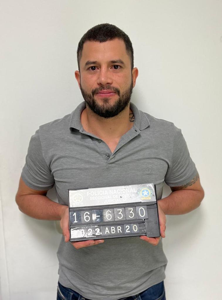 El temido 'Boliqueso' cayó en tierras mexicanas La Policía Nacional confirmó la captura en Ciudad de México de Eduard Fernando Giraldo, alias ‘Boliqueso’, un capo dedicado al tráfico de cocaína hacia Centroamérica, Europa, Estados Unidos y Emiratos Árabes.