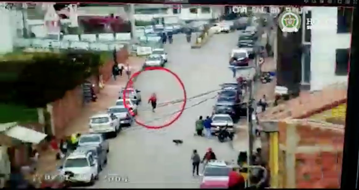 Capturan a 'Las Explosivistas' por extorsión 1 Capturan a 'Las Explosivistas' por extorsión Cuatro mujeres, quienes conformaban el grupo delincuencial conocida como 'Las Explosivistas', fueron capturadas en las últimas horas producto de un trabajo articulado entre el Gaula de Cundinamarca, Sipol y la Fiscalía.