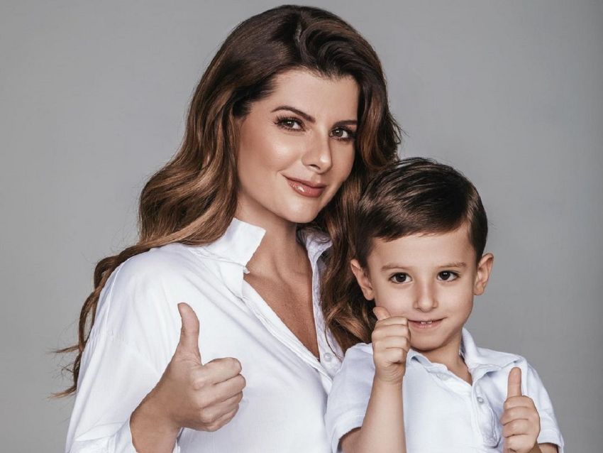 El fiestón que Carolina Cruz le hizo de cumpleaños a su hijo 1 El fiestón que Carolina Cruz le hizo de cumpleaños a su hijo Con una despampanante fiesta con muñecos gigantes de dinosaurios, Carolina Cruz le celebró el cumpleaños número 5 a su hijo mayor, Matías.