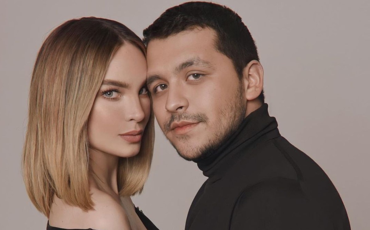 Nodal rompió el silencio y reveló por qué terminó con Belinda 1 Nodal rompió el silencio y reveló por qué terminó con Belinda Desde que se conoció la ruptura entre los cantantes Christian Nodal y Belinda, sus seguidores han intentado entender el por qué de la ruptura y los rumores en diferentes medios de comunicación no se han hecho esperar.