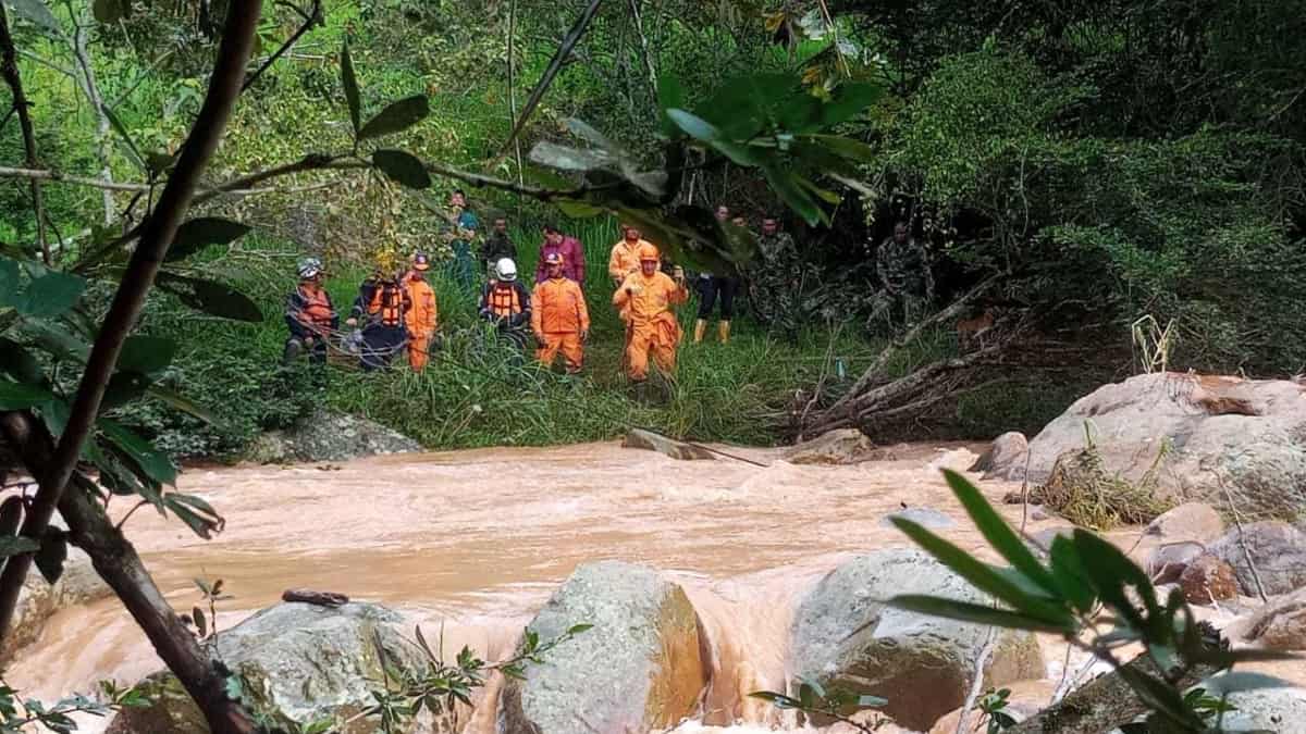 Encuentran el cuerpo de mujer desaparecida en Cundinamarca 1 Encuentran el cuerpo de mujer desaparecida en Cundinamarca Las autoridades de Gestión del Riesgo del departamento de Cundinamarca informaron que al mediodía de este martes se encontró el cuerpo de una mujer que había sido reportada como desaparecida luego de la crecida que registró la quebrada la Legía del municipio de Arbeláez el domingo pasado.