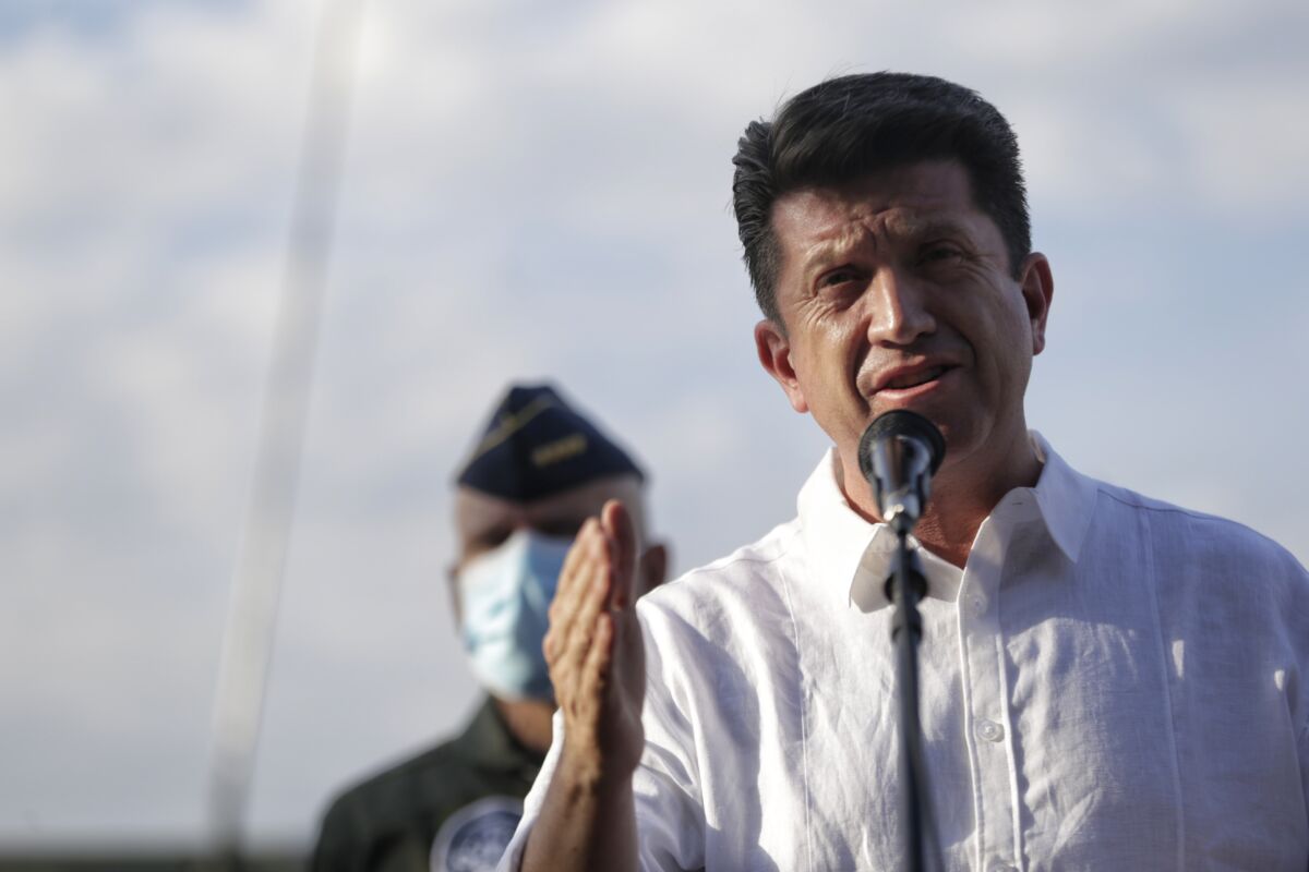 La Cámara negó la moción de censura contra el Ministro de Defensa 9 La Cámara negó la moción de censura contra el Ministro de Defensa Le puede interesar: Tumban nombramiento del Ministro de Defensa