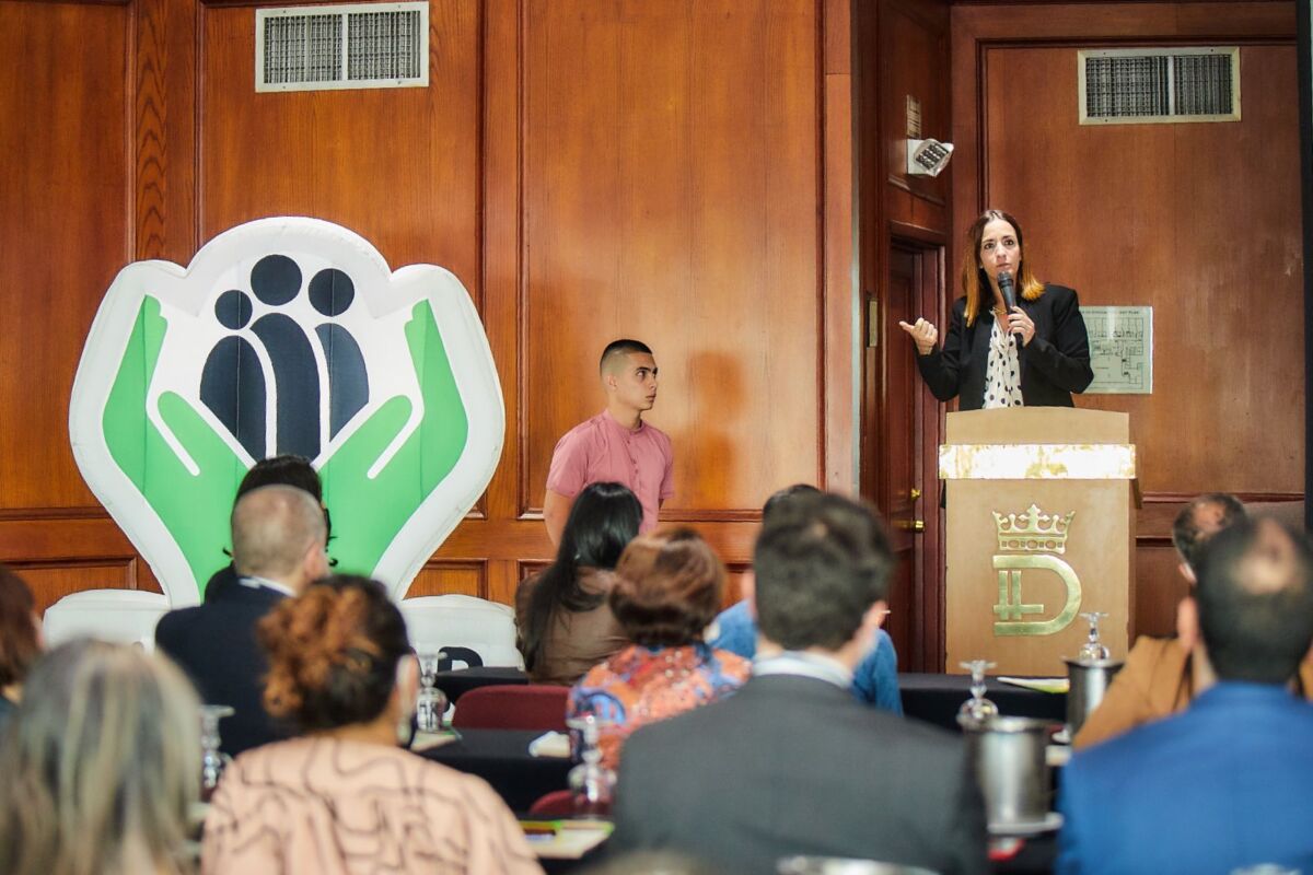 ICBF busca disminuir la reincidencia de los delitos en adolescentes 10 ICBF busca disminuir la reincidencia de los delitos en adolescentes El Instituto Colombiano de Bienestar Familiar (ICBF) y la Oficina de Naciones Unidas contra la Droga y el Delito (UNODC) lanzan la herramienta de Gestión para la Identificación de Riesgos y Oportunidades en Adolescentes y Jóvenes Sancionados (GIRA), una apuesta para disminuir la reincidencia de los adolescentes del Sistema de Responsabilidad Penal a través de su perfil de riesgo.