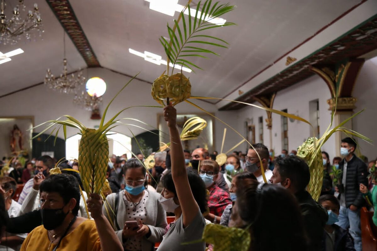 Arrancó la Semana Mayor con el Domingo de Ramos 2 Arrancó la Semana Mayor con el Domingo de Ramos Con el Domingo de Ramos se le da comienzo a la Semana Santa, ese día se conmemora la entrada de Jesús en Jerusalén, aclamado como el hijo de Dios.