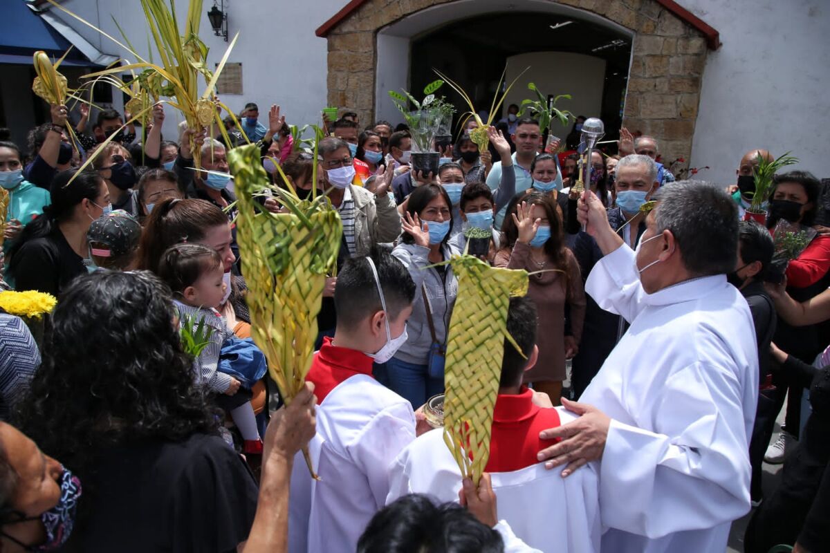 Arrancó la Semana Mayor con el Domingo de Ramos 2 Arrancó la Semana Mayor con el Domingo de Ramos Con el Domingo de Ramos se le da comienzo a la Semana Santa, ese día se conmemora la entrada de Jesús en Jerusalén, aclamado como el hijo de Dios.