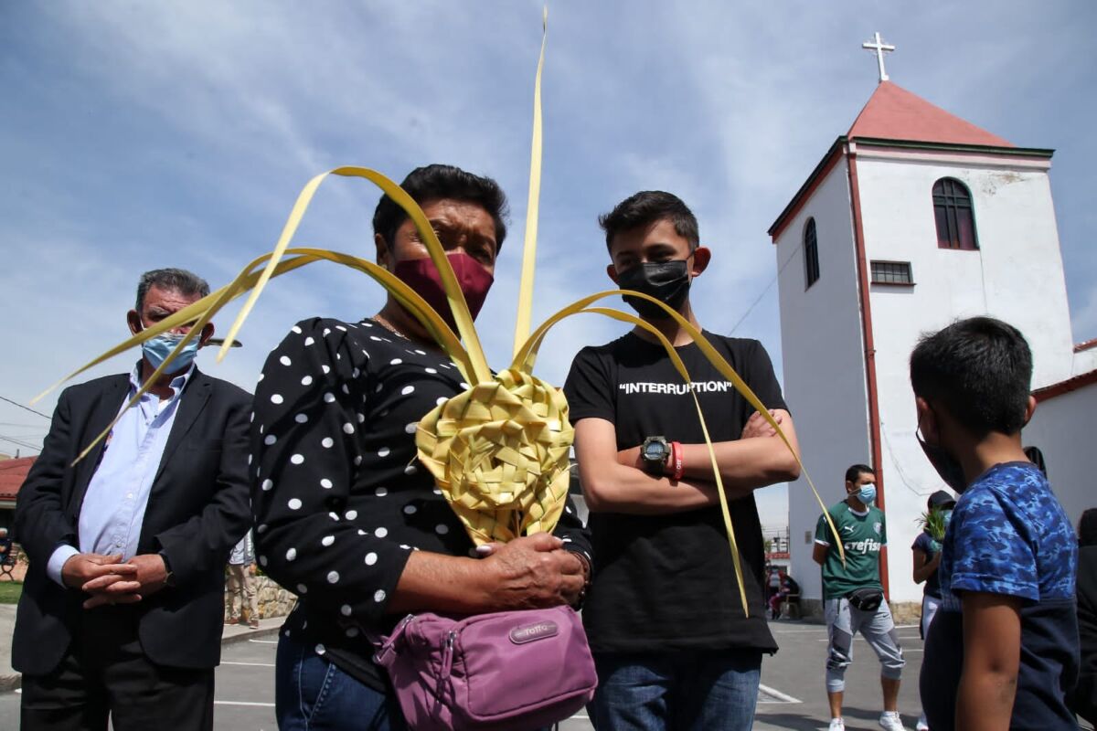 Arrancó la Semana Mayor con el Domingo de Ramos 1 Arrancó la Semana Mayor con el Domingo de Ramos Con el Domingo de Ramos se le da comienzo a la Semana Santa, ese día se conmemora la entrada de Jesús en Jerusalén, aclamado como el hijo de Dios.