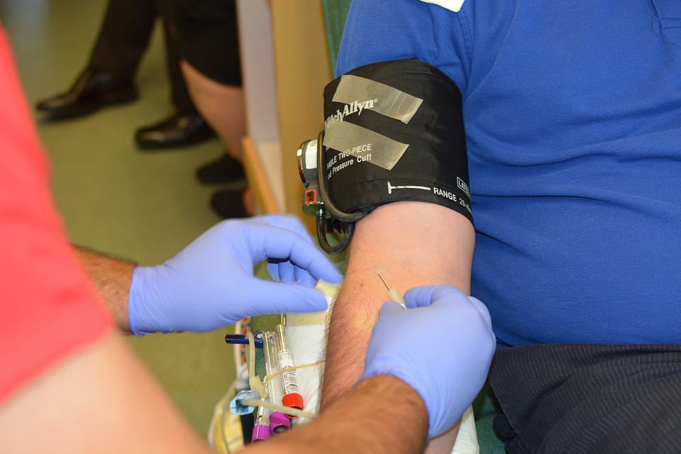¡A donar sangre! Conozca los puntos donde puede donar sangre 8 ¡A donar sangre! Conozca los puntos donde puede donar sangre Con un anuncio por parte de la Secretaría de Salud y el Instituto Distrital de Ciencia, Biotecnología e Innovación en Salud, IDCBIS, invitaron a toda la ciudadanía bogotana para que done sangre en cualquiera de los puntos móviles habilitados en la capital.