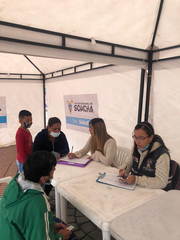 Soacha logró importante reducción de embarazos en adolescentes 2 Soacha logró importante reducción de embarazos en adolescentes En un reciente informe entregado por la Secretaría de Salud del municipio de Soacha, se ha presentado una importante disminución en las tasas de embarazos en adolescentes, lo que contribuye a una mejora en la salud pública.