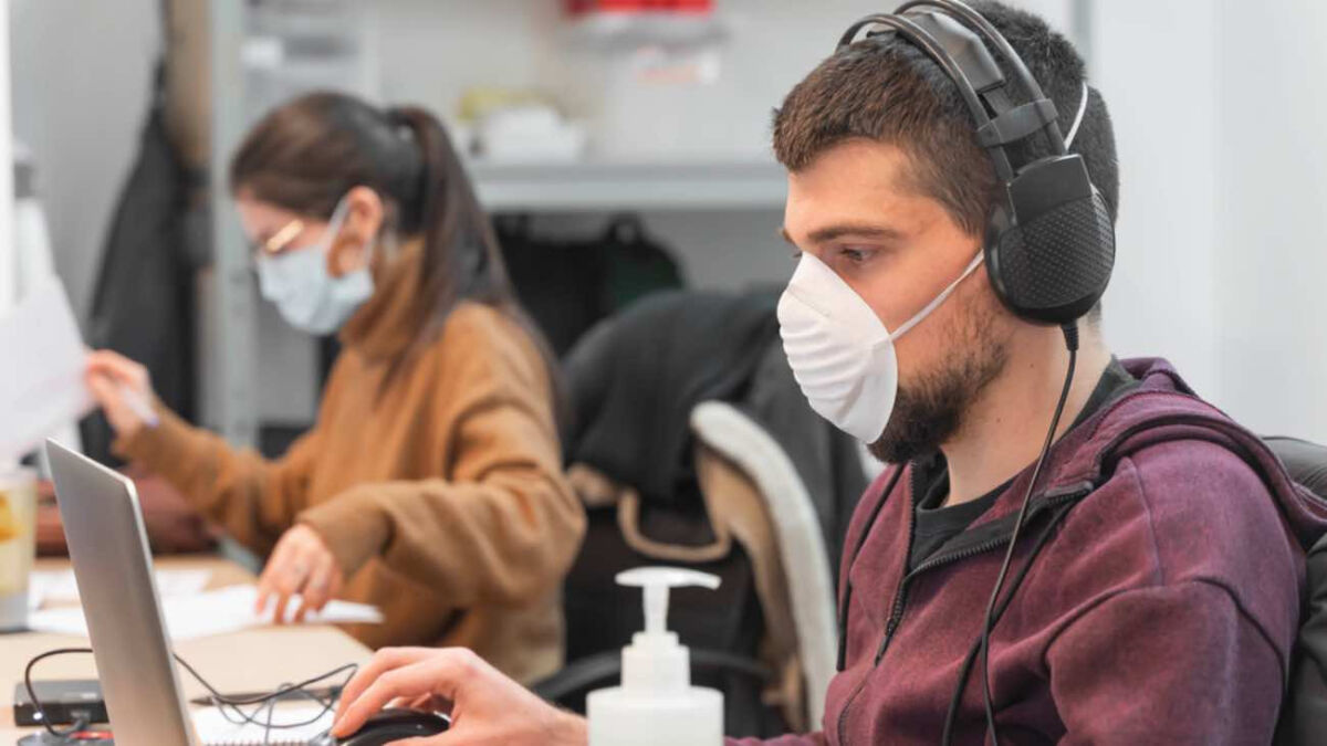 ¡Pilas! Lanzan convocatoria para 10.000 estudiantes y emprendedores universitarios Con el objetivo de impulsar la formación de los estudiantes y emprendedores en nuevas tecnologías, generar nuevas fuentes de empleo, posicionar a Colombia como un hub de desarrollo de software y contribuir a la reactivación económica del país, Tribe LATAM, de la mano de iNNpulsa Colombia junto a su iniciativa CEmprende, lanzan convocatoria que busca llegar a 10.000 jóvenes en todo el país.
