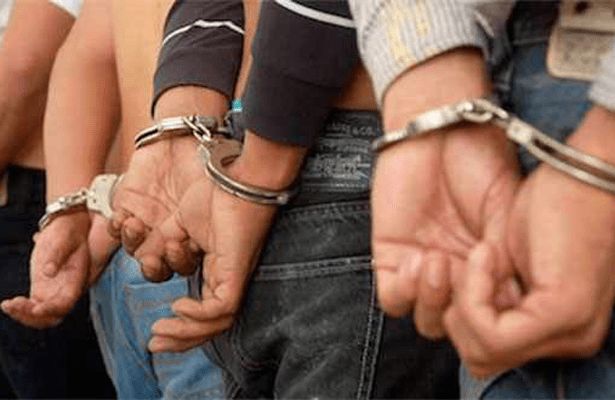 Dos profesores van a la cárcel por presunto abuso sexual 10 Dos profesores van a la cárcel por presunto abuso sexual En ninguno de los dos casos los imputados aceptaron cargos y deberán cumplir medida de aseguramiento en centro carcelario.