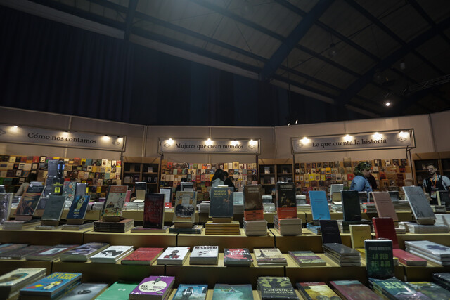 Todo lo que debe saber sobre la Feria del Libro 3 Todo lo que debe saber sobre la Feria del Libro Este martes Corferias abrirá sus puertas para la Feria del Libro, uno de sus eventos más importantes de su calendario anual, que durante 14 días espera convocar a más de 600 mil asistentes, en su retorno a la presencialidad, tres años después.