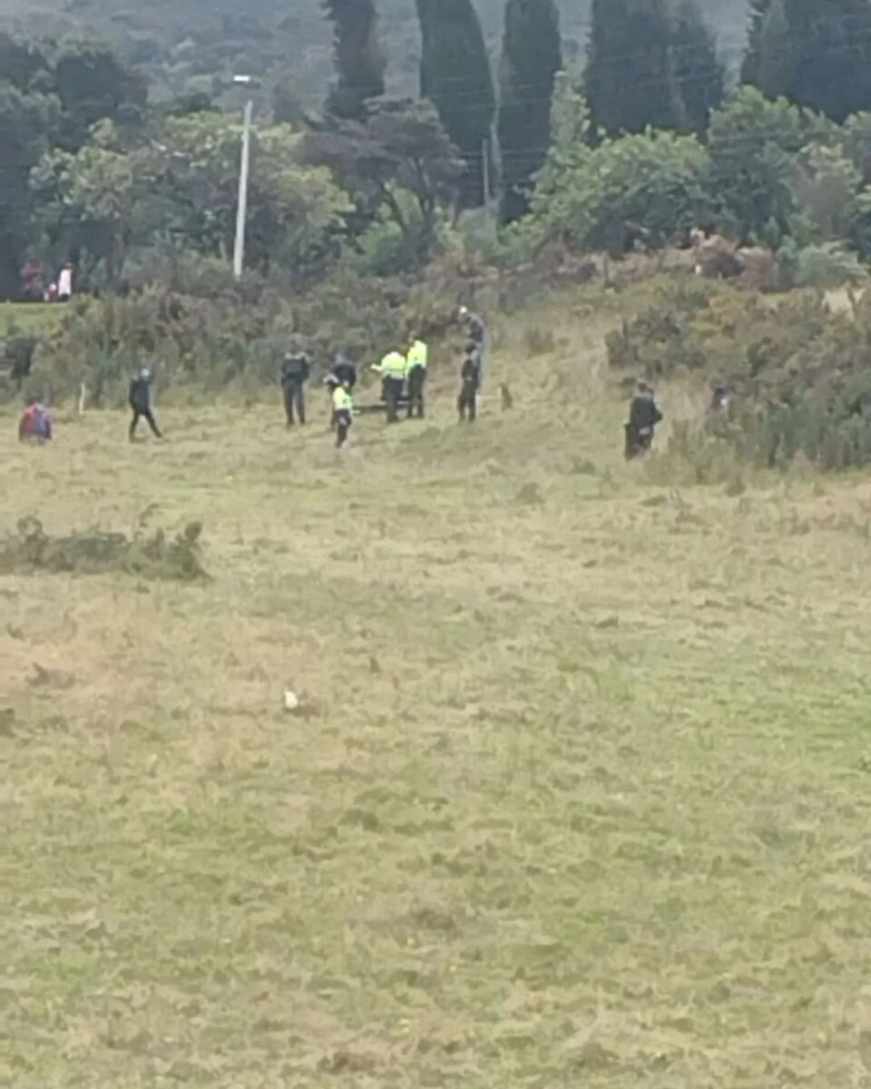 Hallan un cadáver incinerado 3 Hallan un cadáver incinerado El miedo y la zozobra se apoderaron de los habitantes del barrio Tihuaque (San Cristóbal) la mañana del Viernes Santo, luego de que un grupo del CTI de la Fiscalía y uniformados de la Policía llegaran a una zona boscosa para realizar el levantamiento de un cuerpo incinerado.