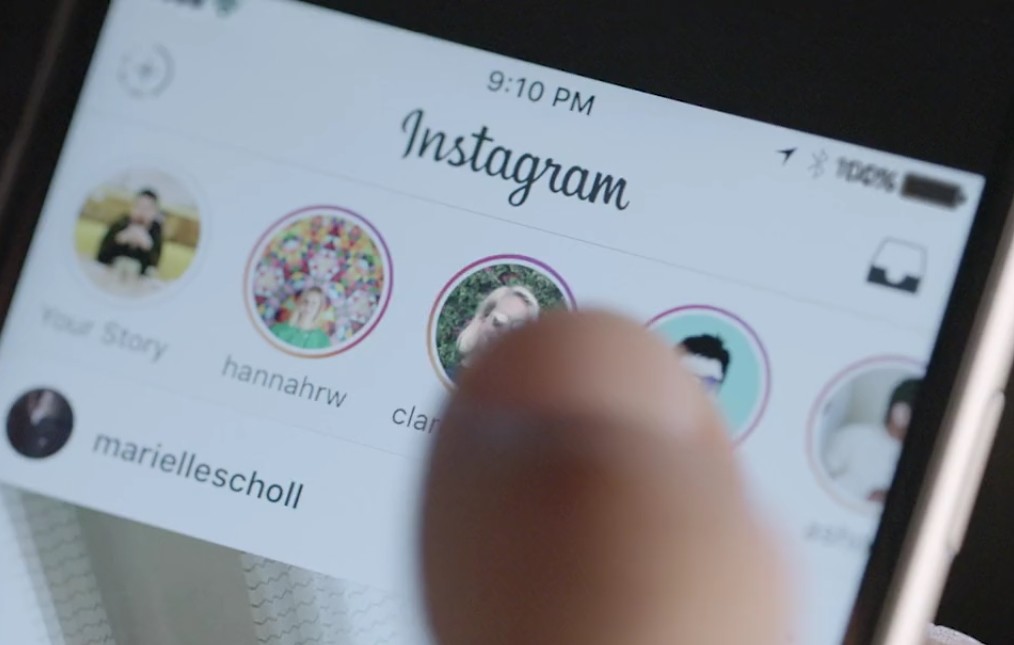 Se cayó Instagram y los memes no se hicieron esperar La mañana de este jueves, varios usuarios de Instagram reportaron fallas en esta red social porque en su feed no les salían las publicaciones de las cuentas que seguían ni nada, tan solo un aviso de personas que quizá conocieran o un mensaje dándoles la bienvenida a la plataforma.