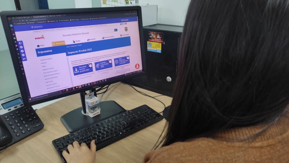 Vea el paso paso para descargar y pagar el impuesto predial Desde este próximo 18 de abril, los bogotanos podrán descargar su factura del impuesto Predial con tan solo realizar dos sencillos pasos y pagarlo ya sea de forma presencial o virtual.
