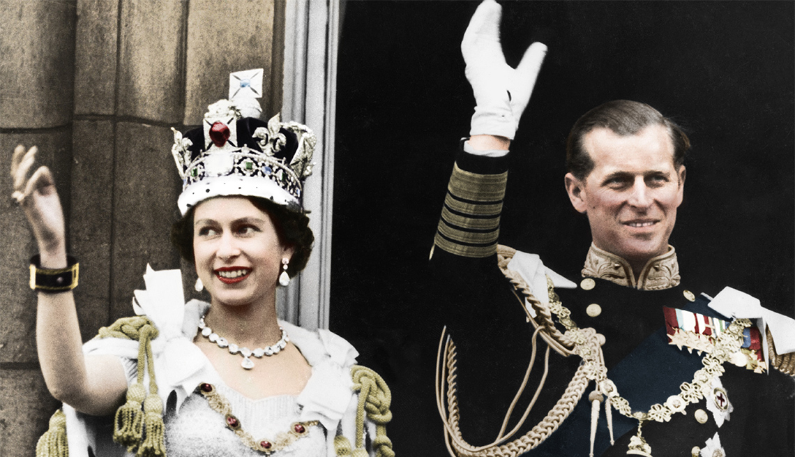 La reina Isabel II celebra sus 96 años 2 La reina Isabel II celebra sus 96 años La reina Isabel II celebra este jueves su cumpleaños 96 en su residencia de Sandringham, su localización vacacional favorita, rodeada de amigos y familiares, según ha recogido la BBC.