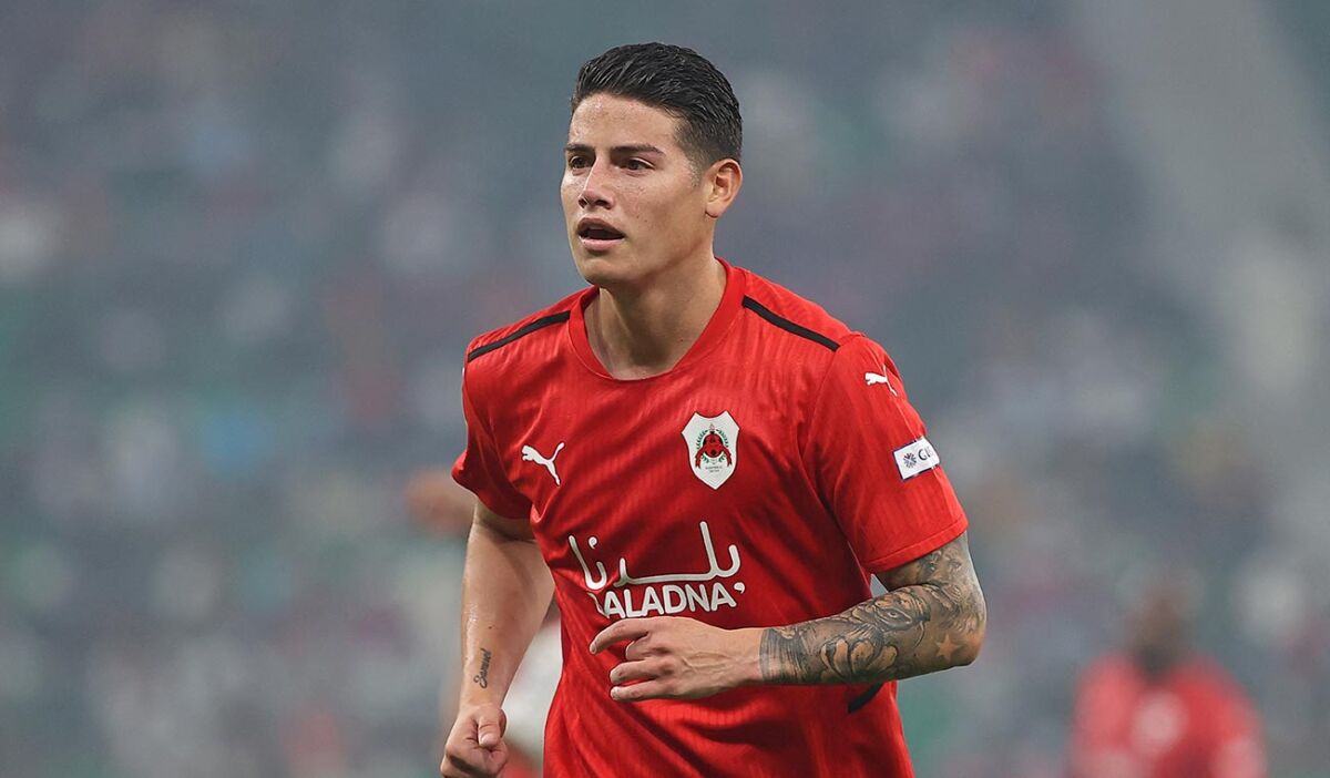 James no juega, pero lo atienden como un rey en Qatar El diez de la Selección Colombia, James Rodríguez, ha brillado en las canchas de Qatar pero no por sus jugadas, sino por su ausencia. El futbolista no juega desde el último partido de Colombia, disputado en marzo, es decir que ya completa un mes sin jugar.