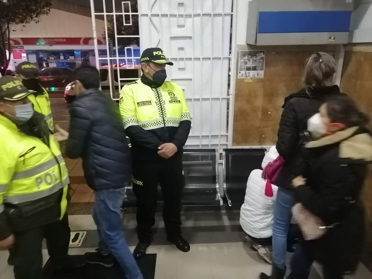 Encuentran Juan Andrés, el universitario desaparecido en Bogotá 1 Encuentran Juan Andrés, el universitario desaparecido en Bogotá La Policía Nacional informó que encontraron con vida al estudiante de la Universidad Javeriana Juan Andrés López Rojas, quien se encontraba desaparecido desde el pasado jueves 21 de abril a las 9:30 p.m.