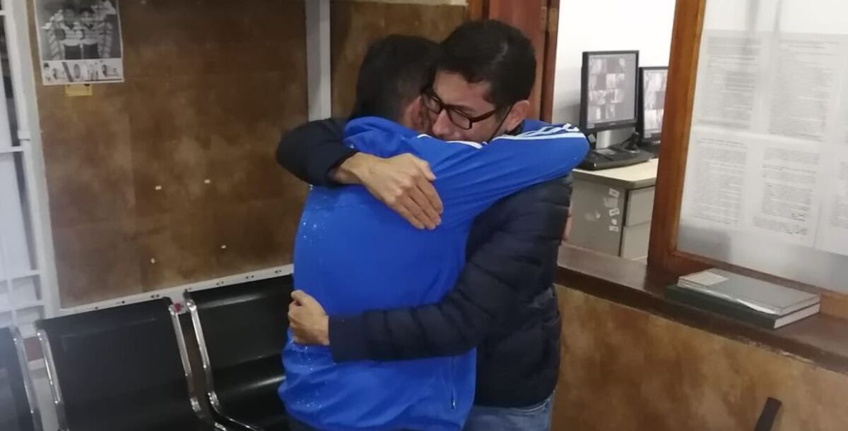 Encuentran Juan Andrés, el universitario desaparecido en Bogotá 6 Encuentran Juan Andrés, el universitario desaparecido en Bogotá La Policía Nacional informó que encontraron con vida al estudiante de la Universidad Javeriana Juan Andrés López Rojas, quien se encontraba desaparecido desde el pasado jueves 21 de abril a las 9:30 p.m.