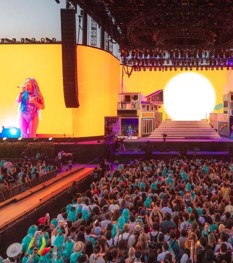 Karol G se lució con su show en Coachella La carrera de Karol G definitivamente está en otro nivel. La paisa se presentó este domingo, 17 de abril, en el festival de música internacional de Coachella y lo que hizo fue magia.&nbsp;Al menos eso es lo que miles de personas contaron en redes sociales.